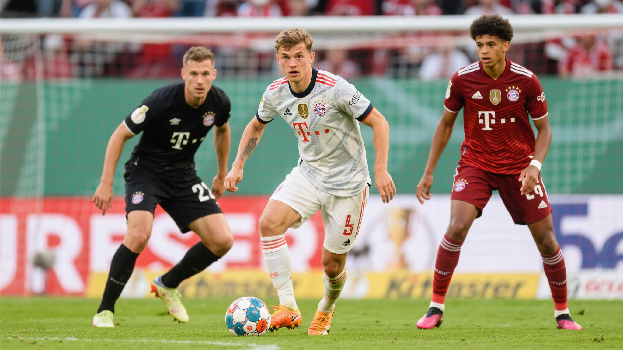 德甲防守中场评级:基米希入洲际级,格雷获认可 足球的魅力不仅仅在于进攻中的一锤定音,防守同样是不