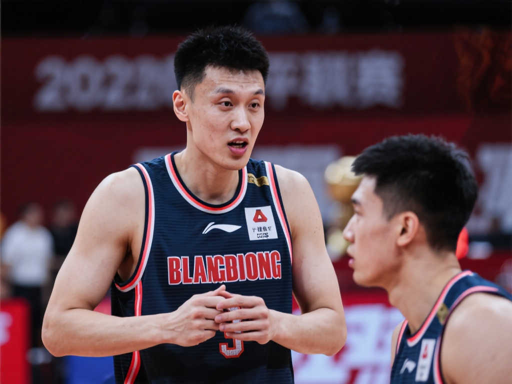 方硕调侃总决赛经验，周琦自嘲出场时间少